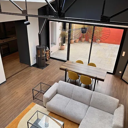 Magnifique Loft Industriel-chic Avec Patio Villa Brest