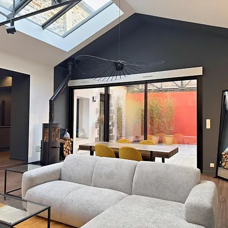 Magnifique Loft Industriel-chic Avec Patio Brest