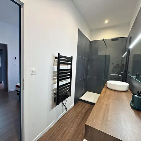 Magnifique Loft Industriel-chic Avec Patio *